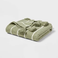 Tasseled Boucle Bed Throw - Threshold™ 10 Tasseled Boucle Bed Throw - Threshold™ -Home Furnishings Store GUEST de8e09f1 711b 4f25 a02a af1cf198db4d