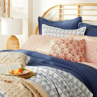 Washed Waffle Weave Comforter & Pillow Sham Set - Threshold 6 Washed Waffle Weave Comforter & Pillow Sham Set - Threshold - Image 4
